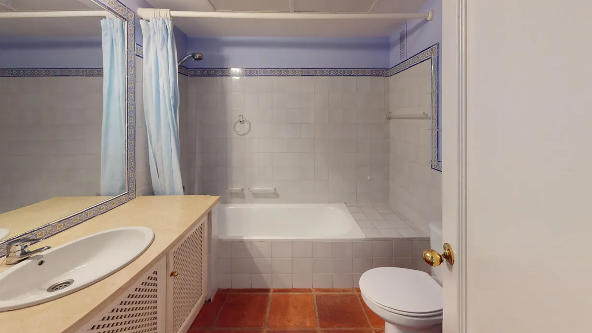 71c78931-0d80-41e8-bec0-e02b0547bf2d