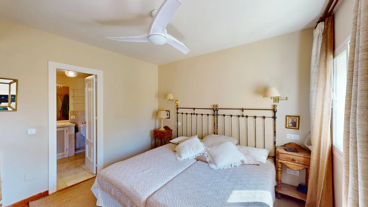 a6d13e2b-5edf-44f5-8f5d-3dc7eb16cd7a