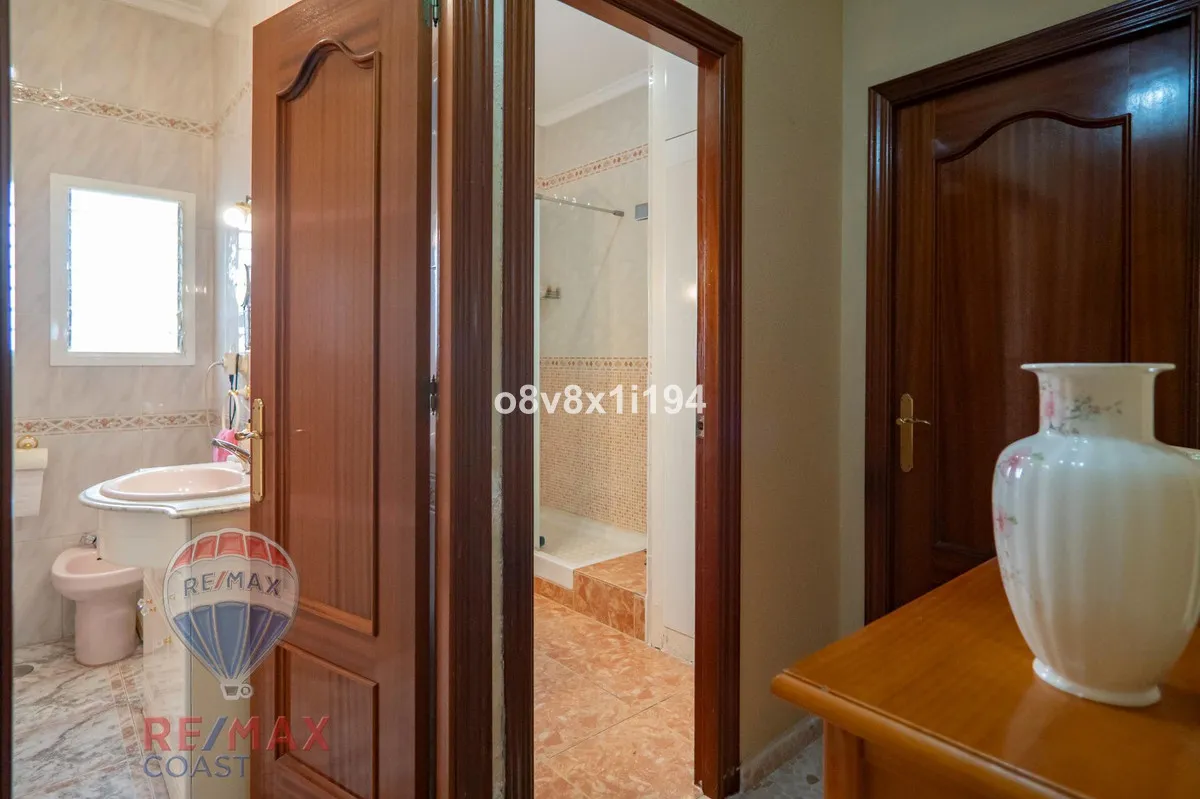 d09318e8-6175-4102-b808-ed8a8294cfa1