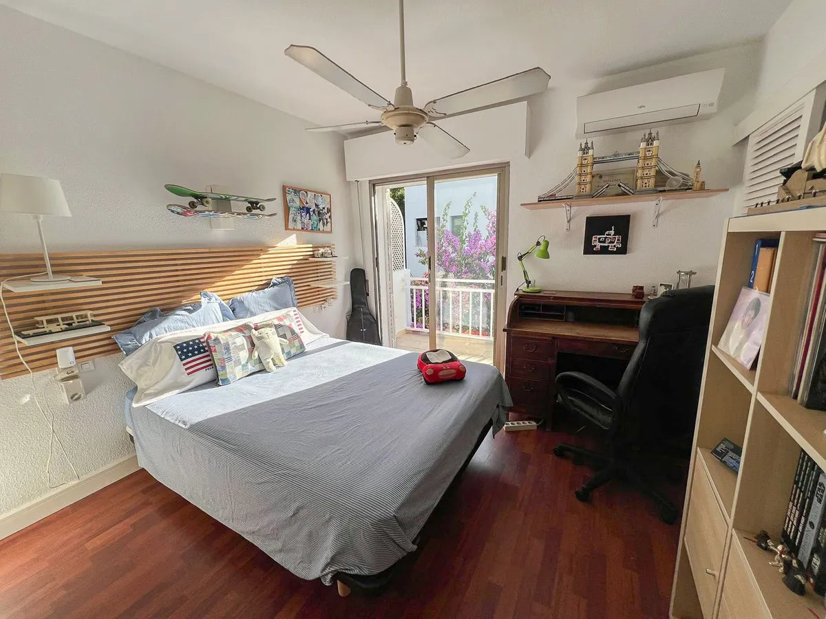 0b84b920-ae02-403a-a180-f375c8050442