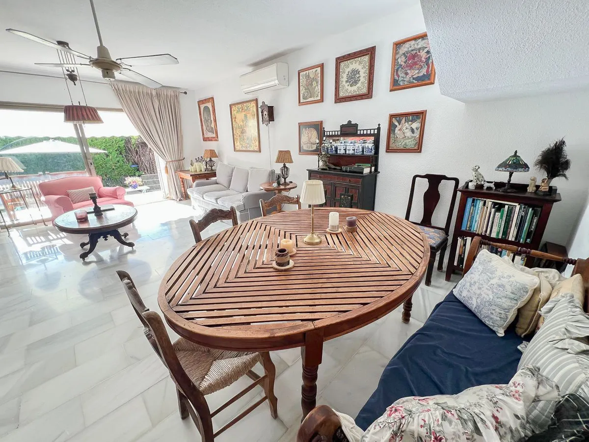 de3aa8d1-a7d2-49e0-a538-9566c0d2946f