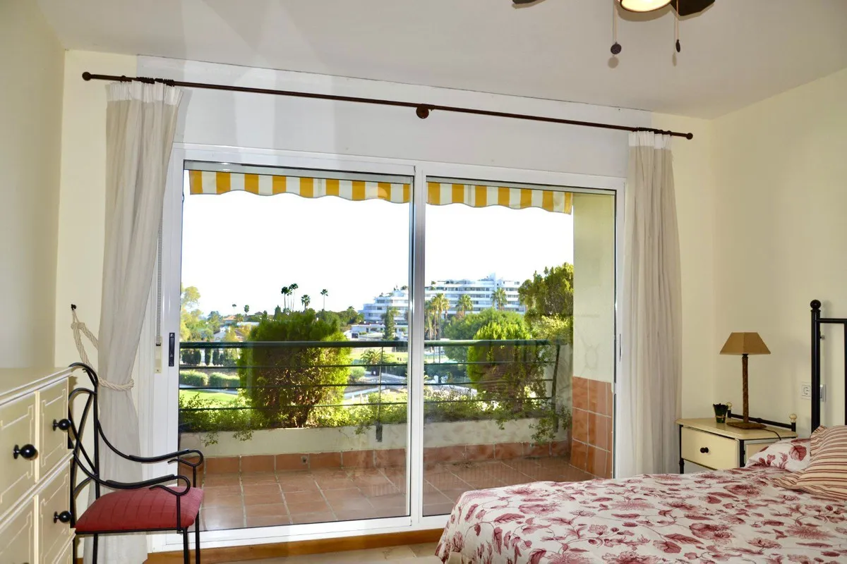 1b941efe-0130-46a6-b990-26f651746f01