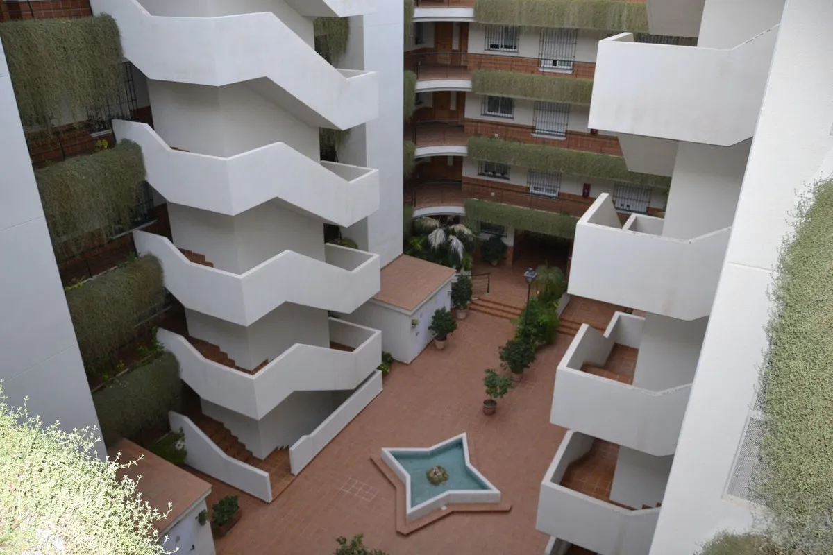 b7df17b8-7373-454e-9855-5a18b69e3400