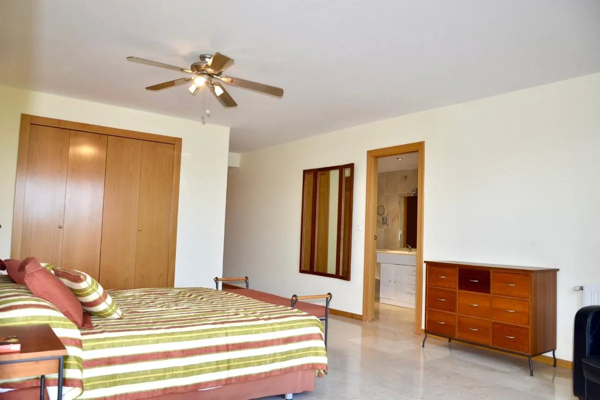 e93dd3b1-d7f5-488b-85b6-407f7d082af0