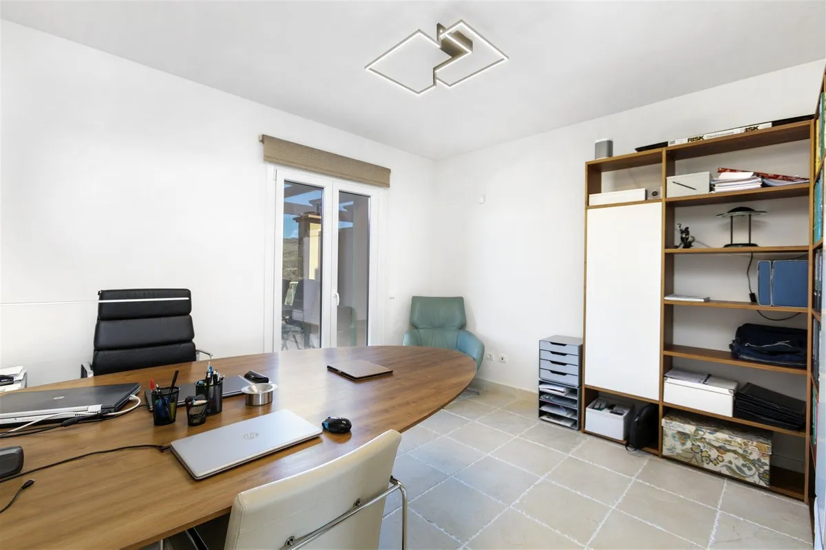 01c9e503-e40f-4c12-a5e1-411d0c6fa3c1