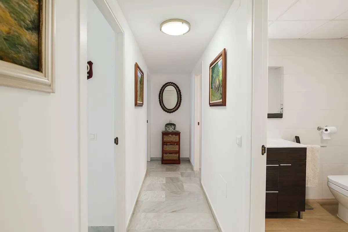 6b1c078e-215f-40c2-b3bc-1b281132d69e