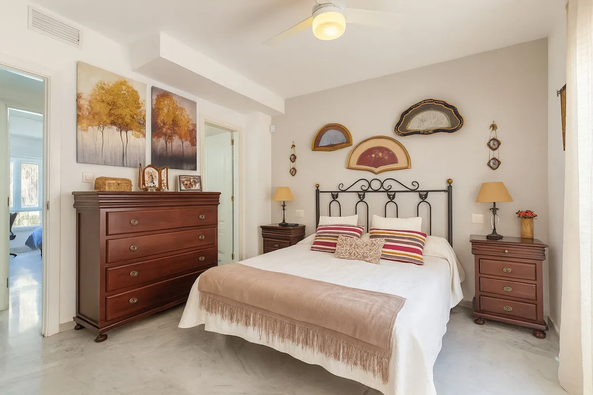 ff1a9549-78a4-402f-bce8-cec388231ca2