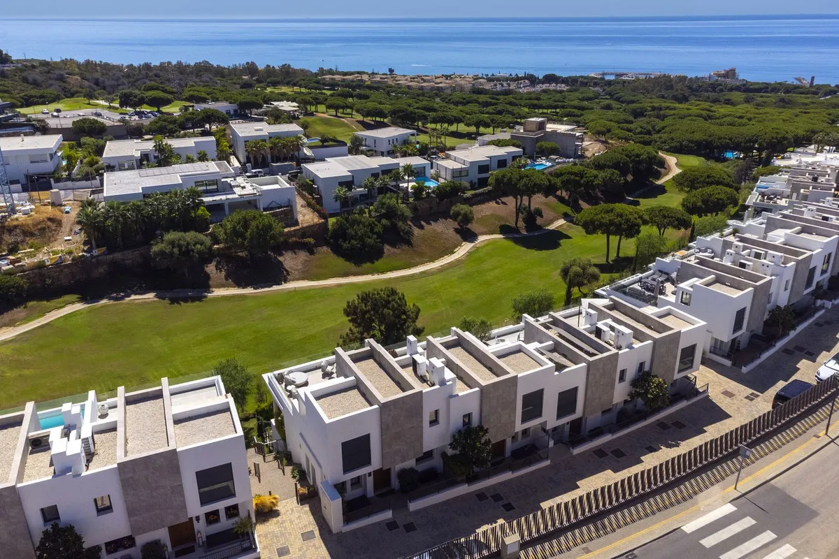 25cd4cf2-118c-43e5-b116-52a90f251c4a