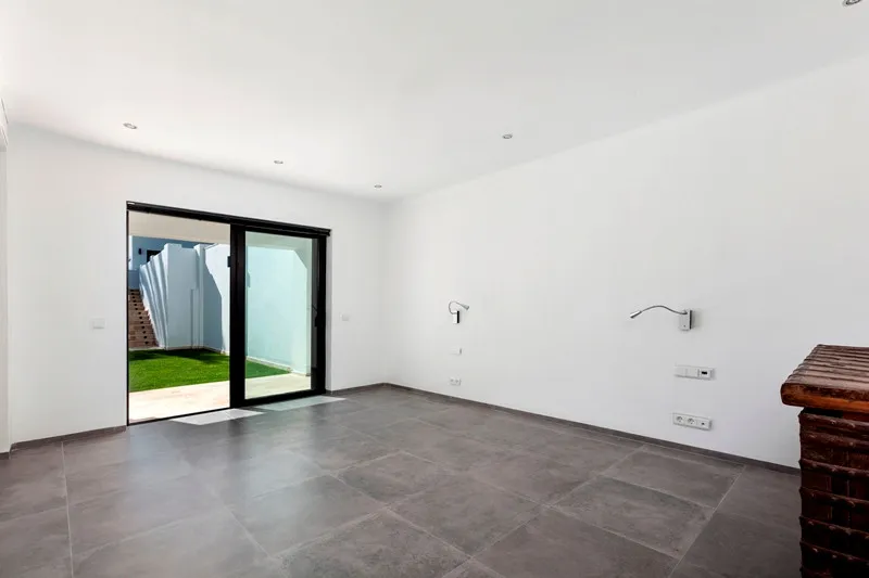 7b3b3b68-0247-444c-a87b-bb6cddb96398