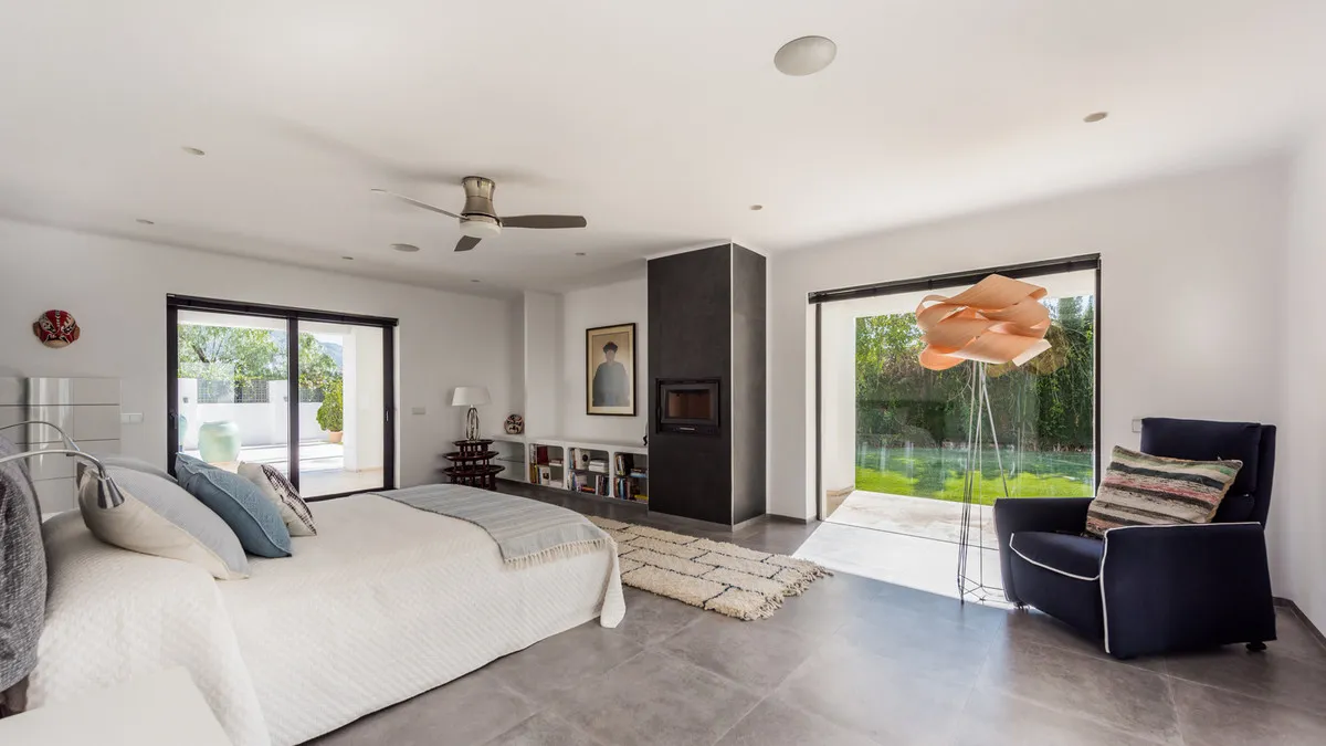 9d6baf92-de75-444c-b8a6-011502e82c79