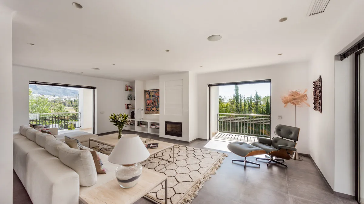 ba24a769-ba26-403f-8bcf-6b1d069c9562