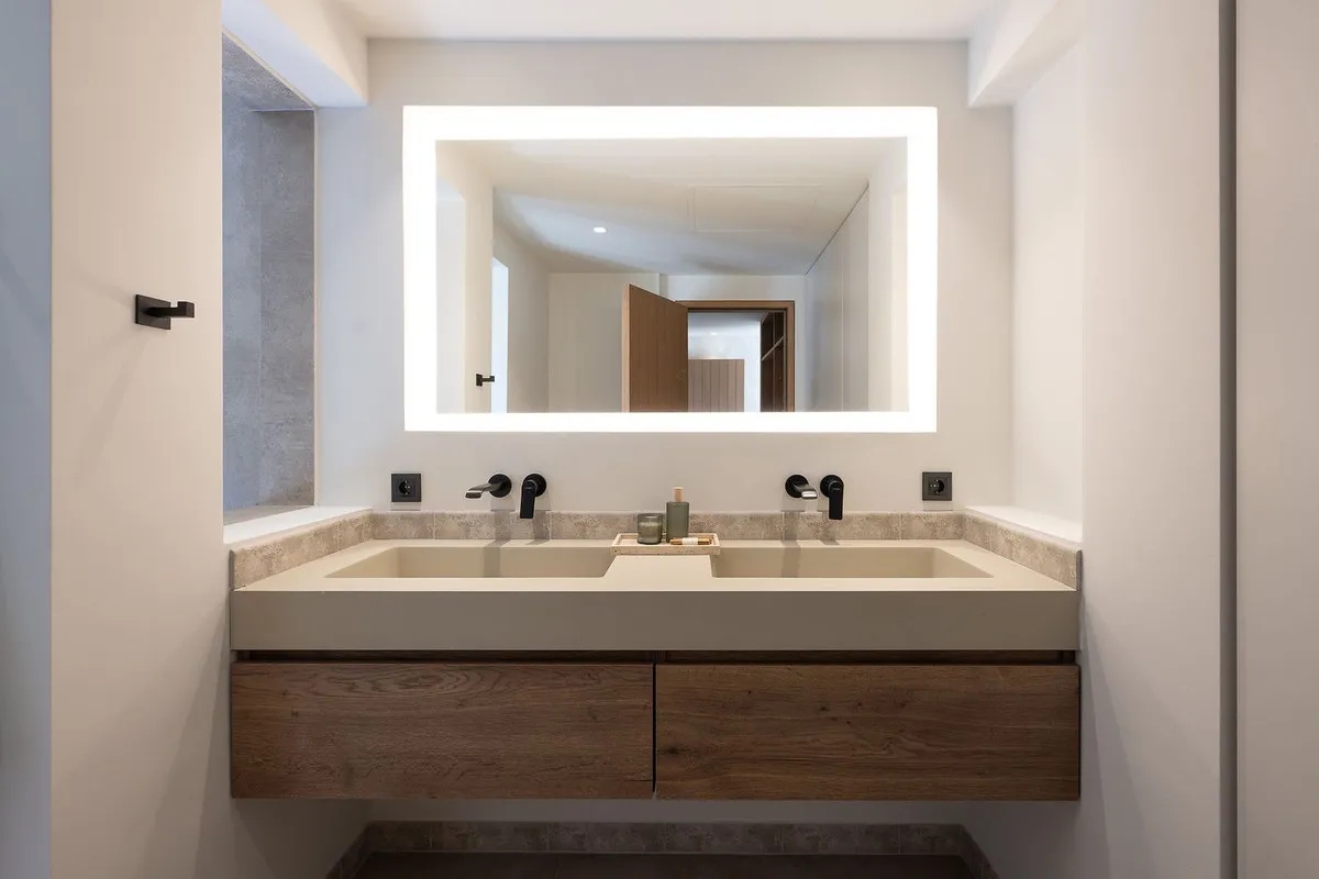 0d0a7cd6-ab43-4a0e-beb2-e8a33b5312e1