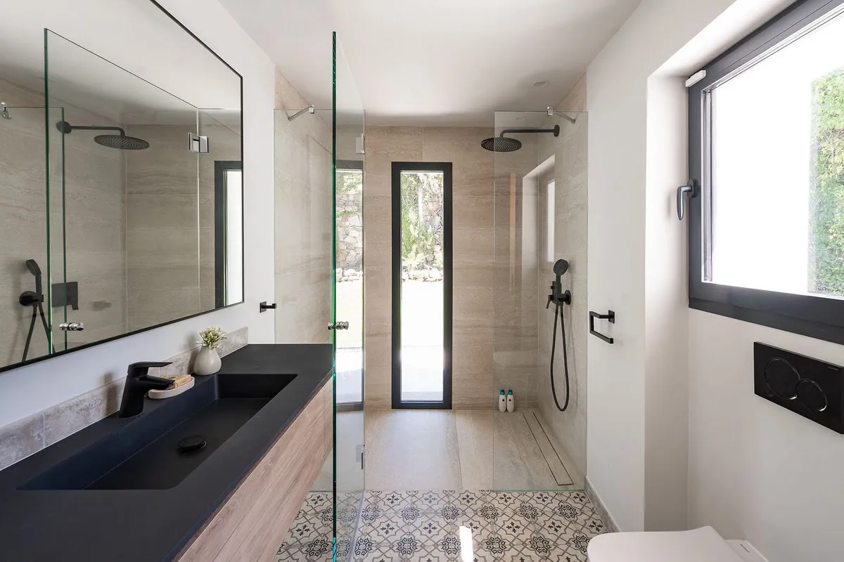 16742651-2ab8-41c6-b635-da6b78f5d992