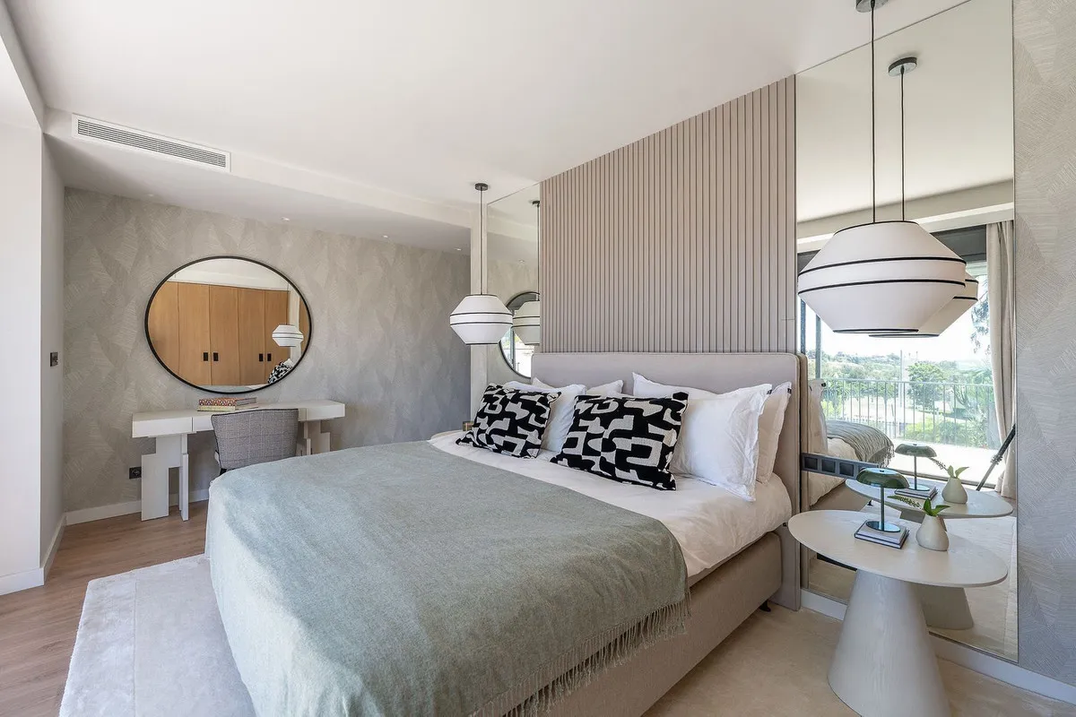 35b05d40-c17e-4c74-988d-4d9e2d899072