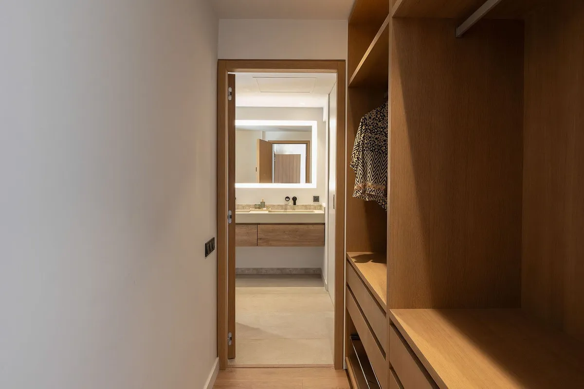 7eab6694-7c36-4872-a38b-6f13db2d2148