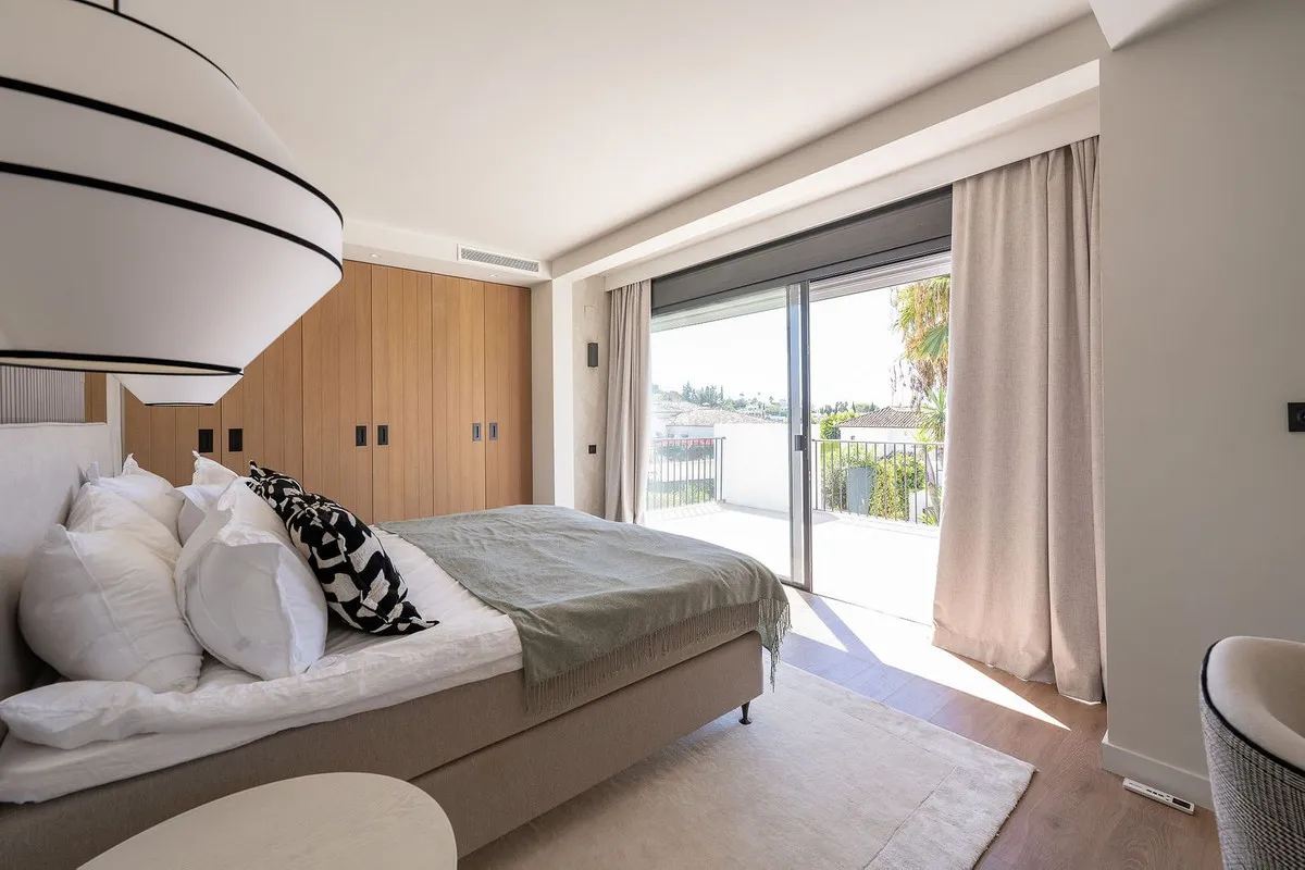 ae2a92e5-13ce-4cec-84a4-6ff305e1bfa2