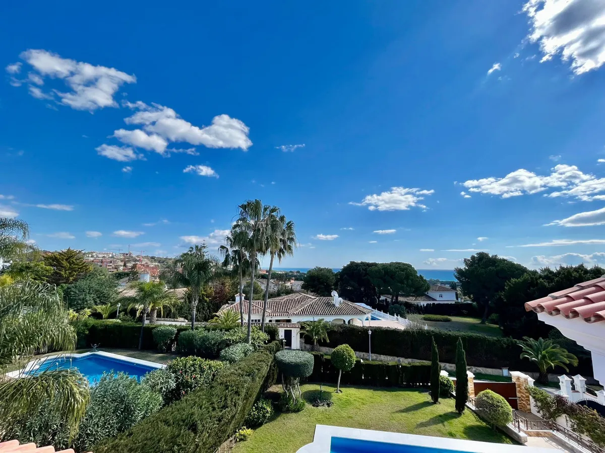 0b2adee7-2c41-4b49-83b9-a8940128f7df