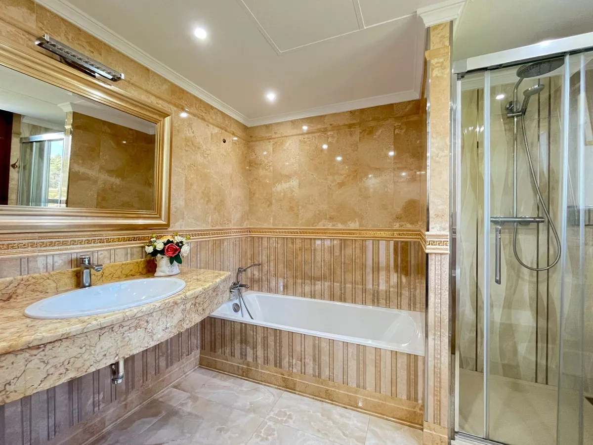 b5951973-aa4c-4de8-96b9-bbbdee45f662