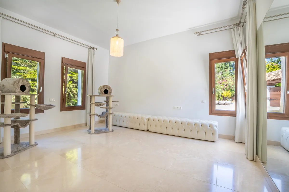 5856f86c-a987-4049-992b-90b0977ee455