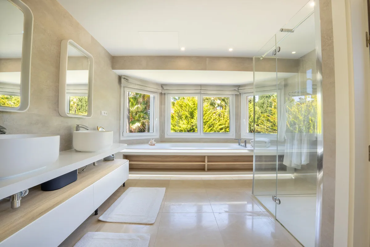 8eded9c0-07a2-43d0-bba3-5050e993d5e1