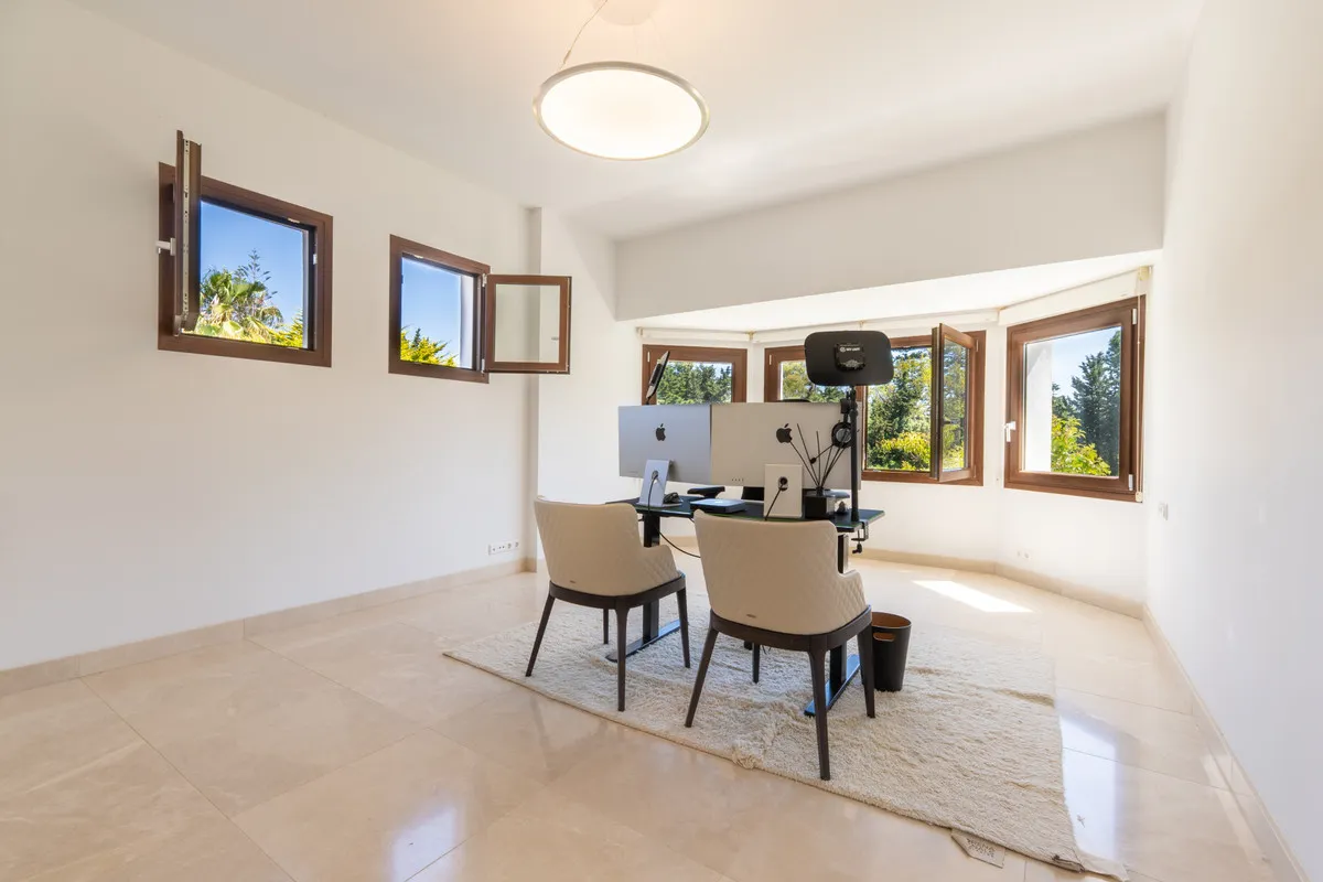 9fedf258-cf43-40c7-a4b9-9add5eddfed1