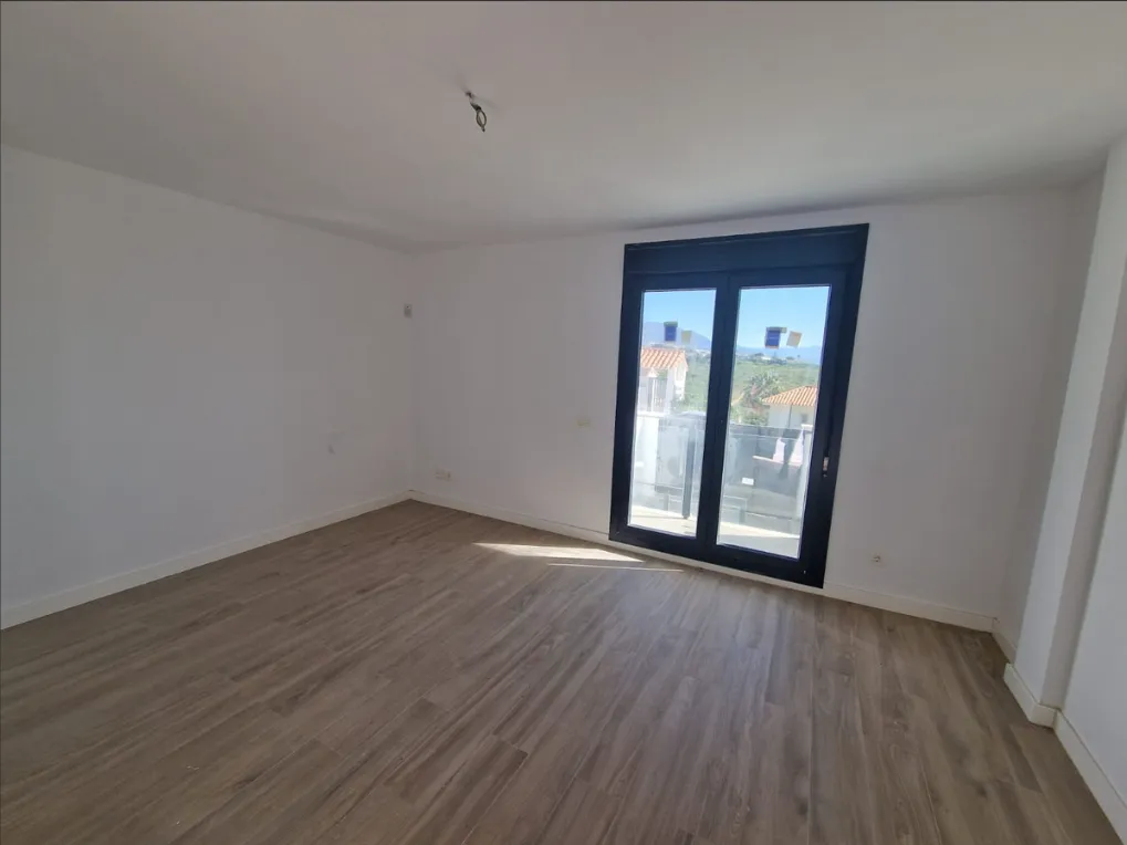 525ed4f1-36e5-47e9-9a0f-0b09e463516c