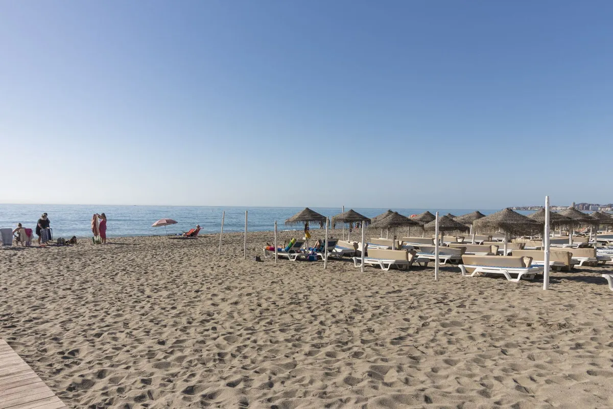 d9b00ca4-21dd-4659-8844-2b8751de3b2e