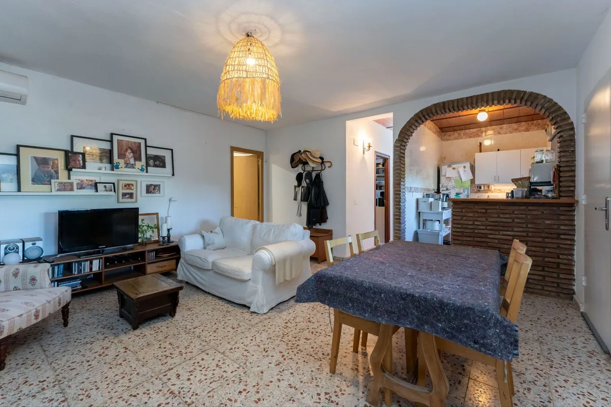 528e94e4-82f7-4b1b-bc8f-e3fb81e82103