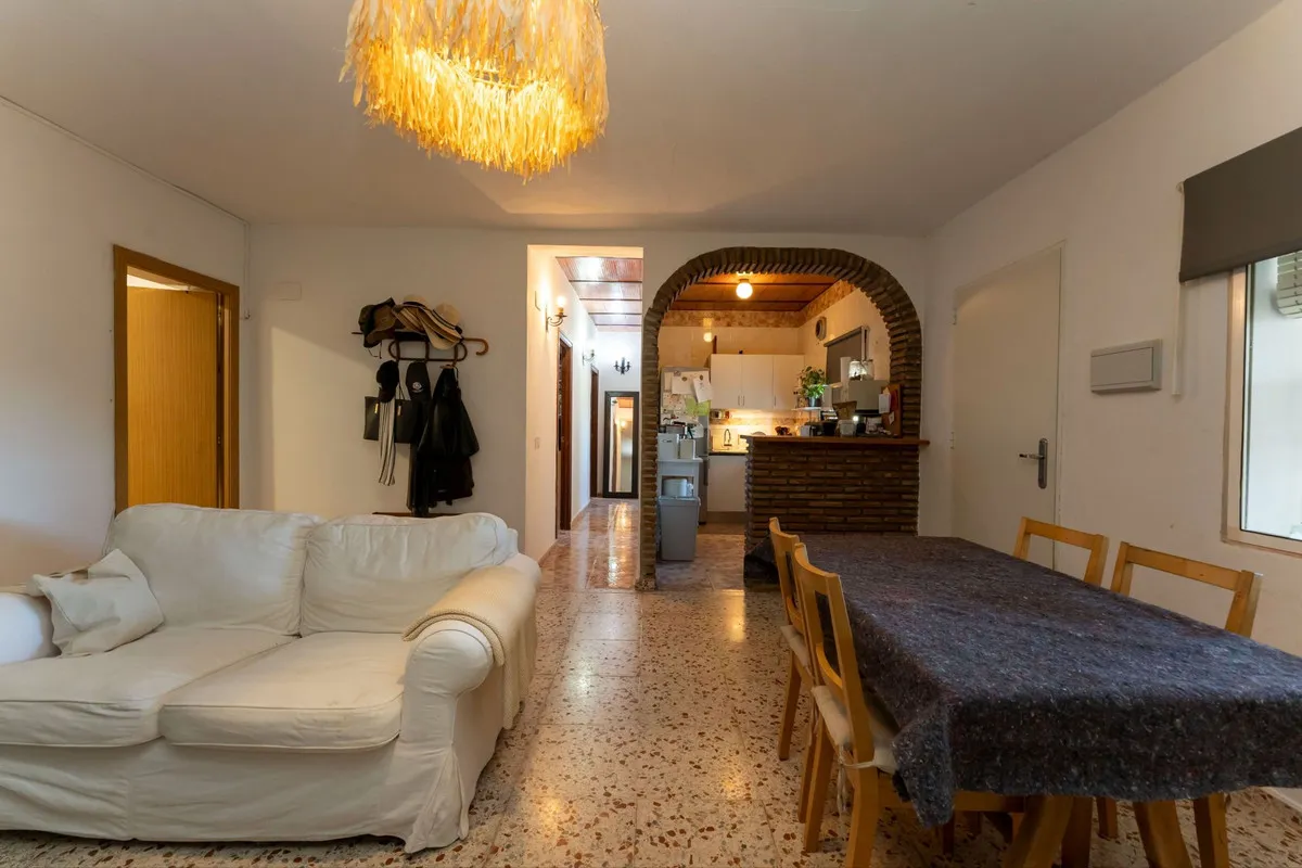 9a28c1c4-f9bb-40e0-ac01-adeb467aa6b2