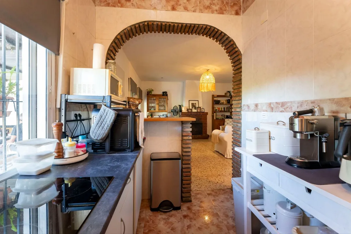 c6cbbb7a-aa62-40b0-90d3-81a0e906141f