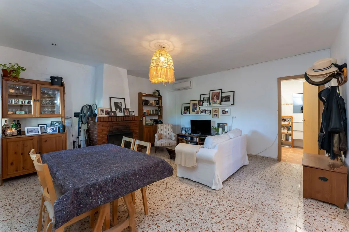 ddcc9d2d-f671-4d40-aa3c-1cc7a1e7b869