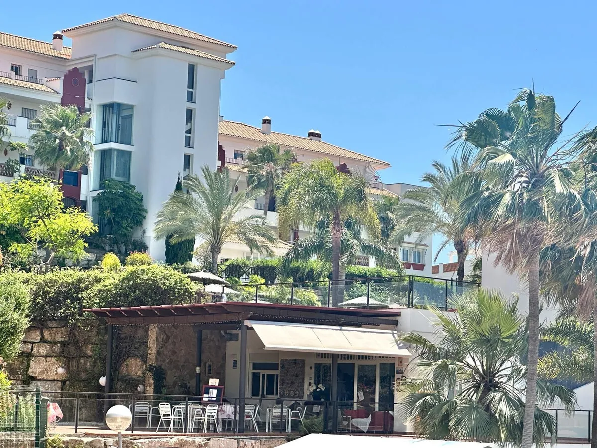 48153c21-3b44-4988-9cd3-b9a93319b52d