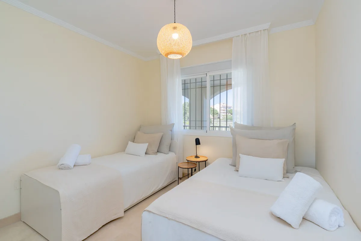 1e1d2ddf-a48e-4b3f-996c-f1bef8dbc3b9