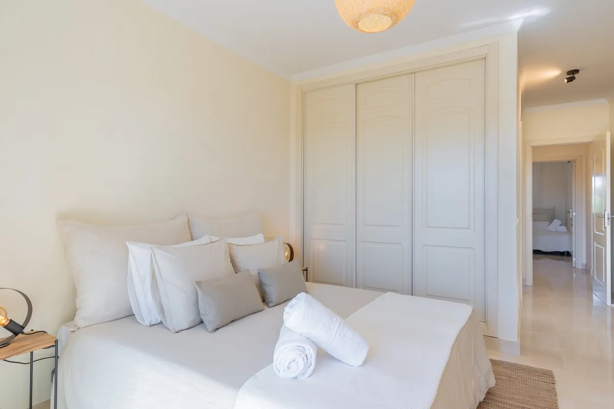 b3ffcde5-b505-4d0a-b259-439238d4dfd8