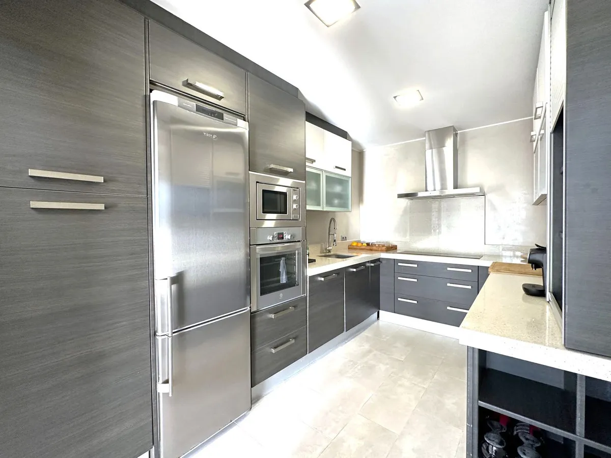 baf281e5-204b-4cbc-bfdb-56e6cdd5f9a1