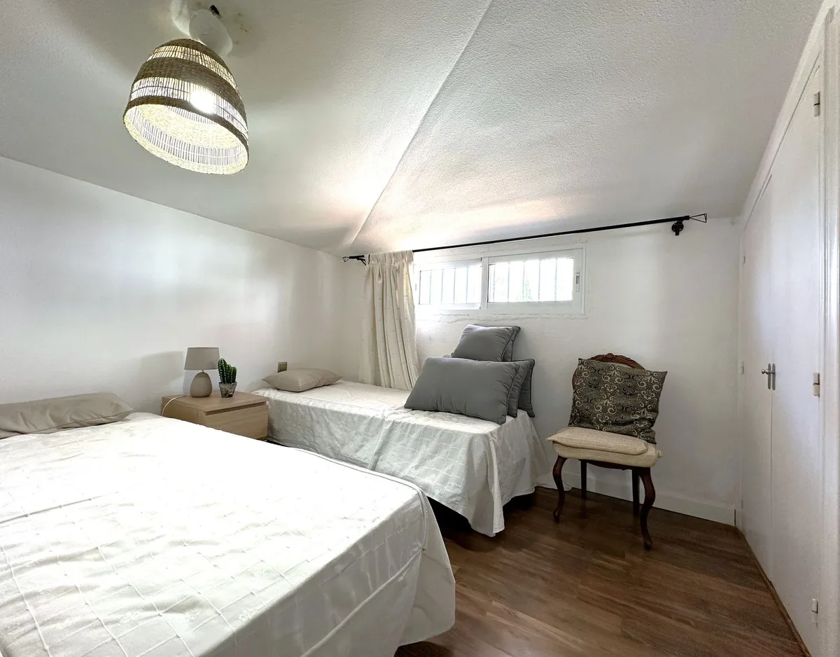 f8159234-32e8-4dd9-8642-b705b886571d