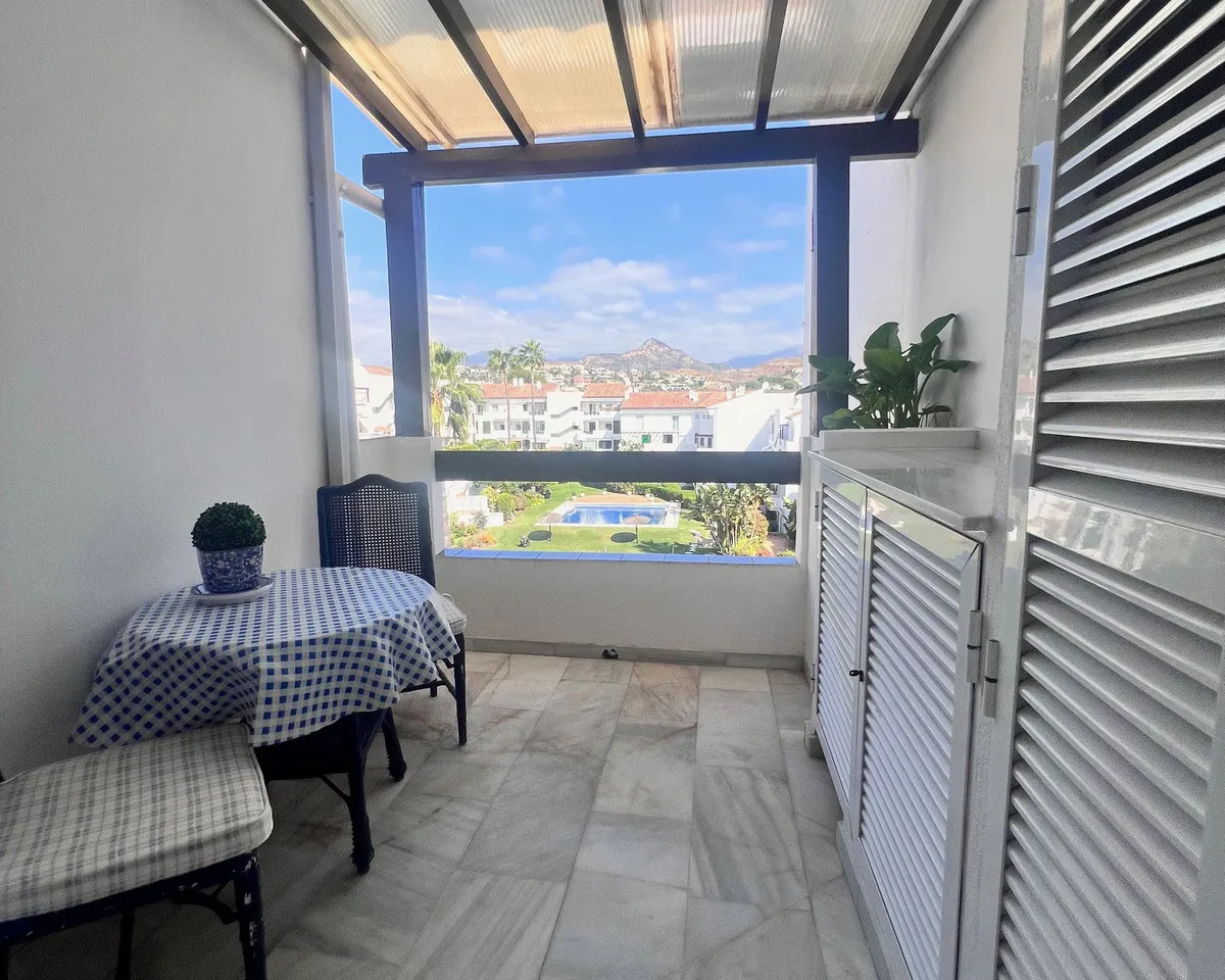 b2e8f7cc-8377-4dd8-aa53-b87689b11e93