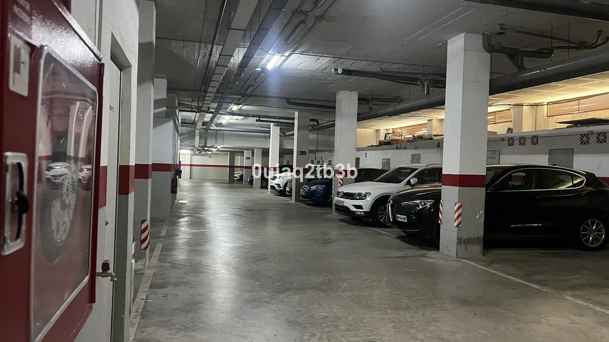 b4d70833-a301-4959-92bc-36117fb84041