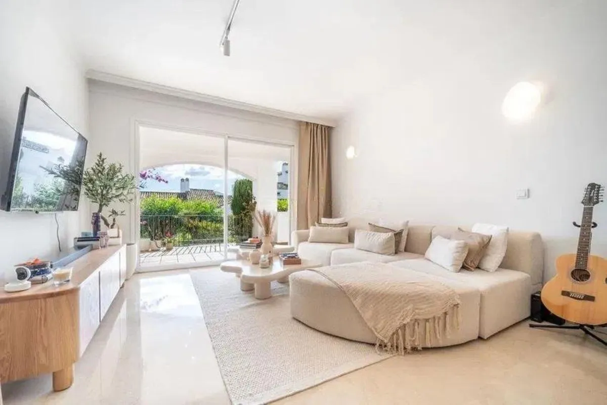 5ce25b75-9d71-41c6-b962-68e0896c4512