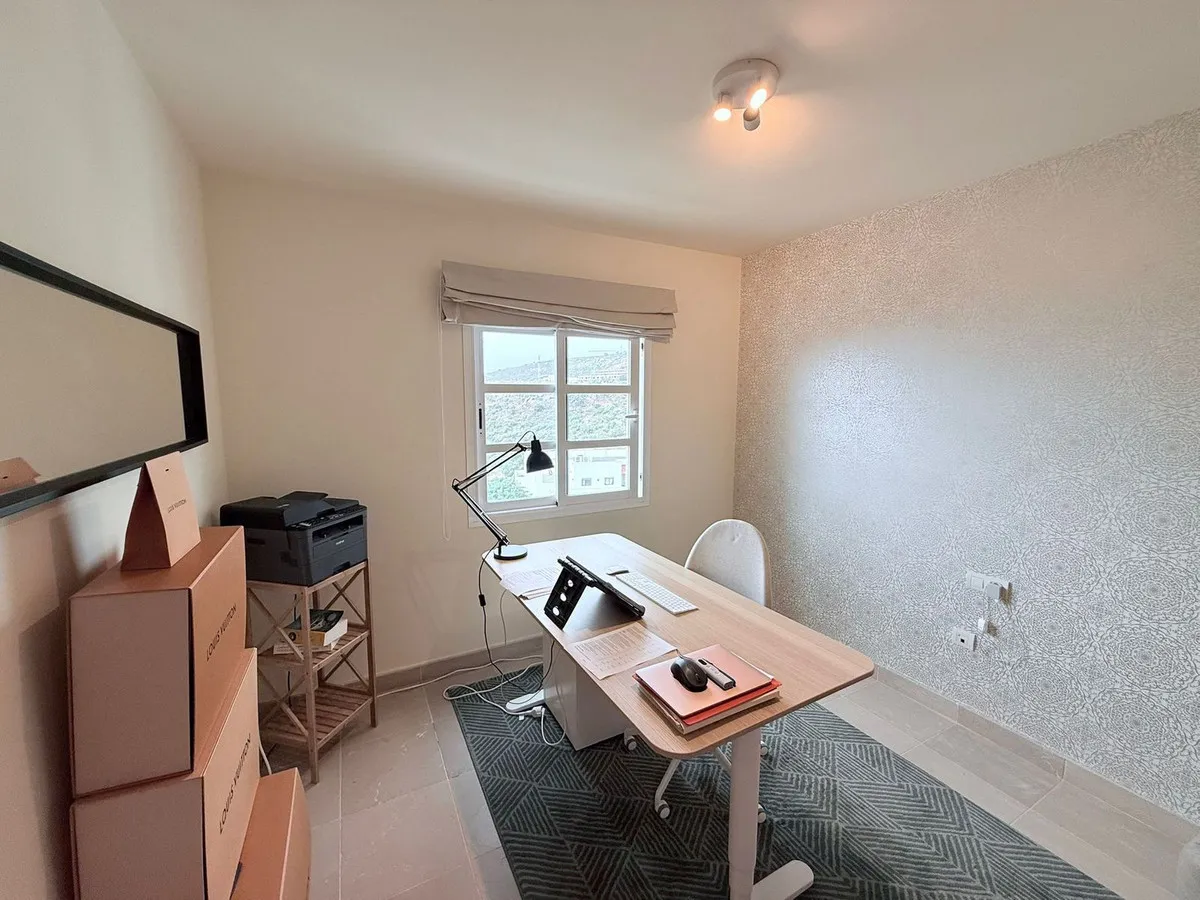 3b704f7e-3636-4cb1-b27e-e28fc788a3bb