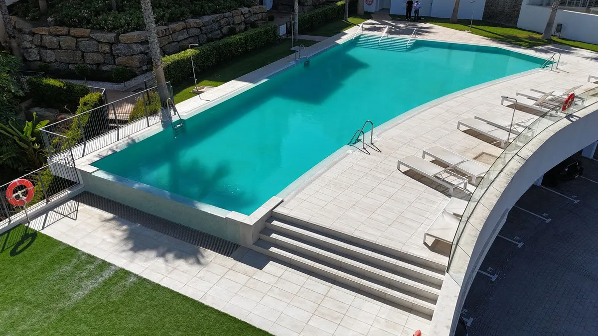 5200bda8-4d63-47d7-bf05-47921e79fe3e