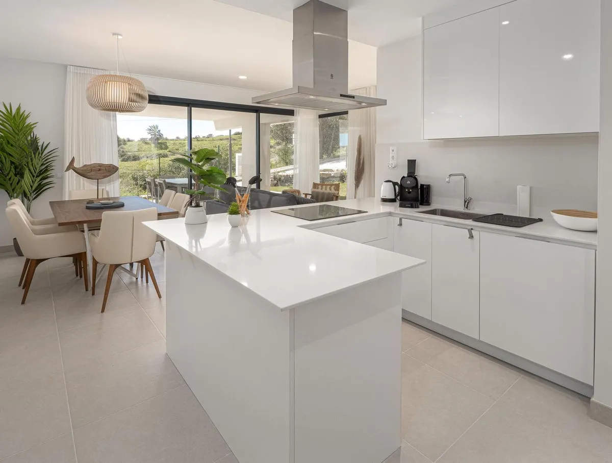 5529a9e5-a26d-4fa2-b5f6-d19955e4654e