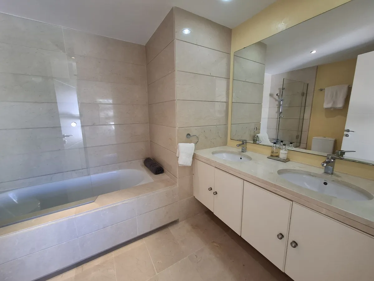 1bc06554-39d2-41f4-9c48-8af357fb37e2