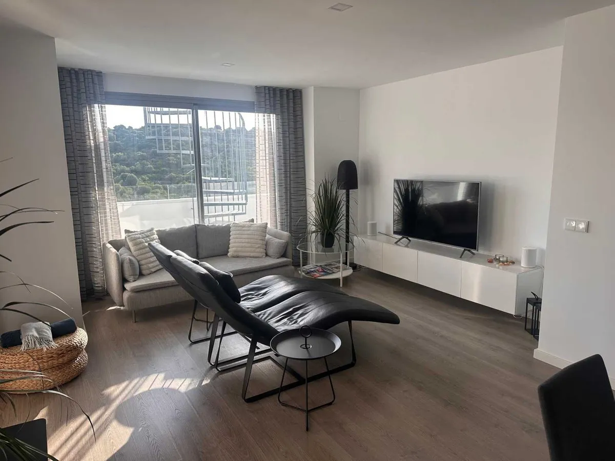 e11f23f9-9b20-441c-83a7-bd3ef31a506c