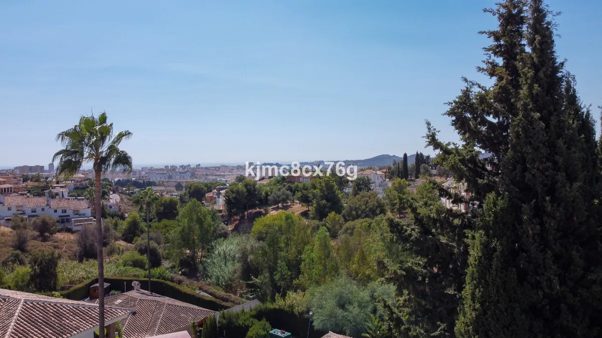 12598d2e-bebc-42ad-a89c-3ec668051268