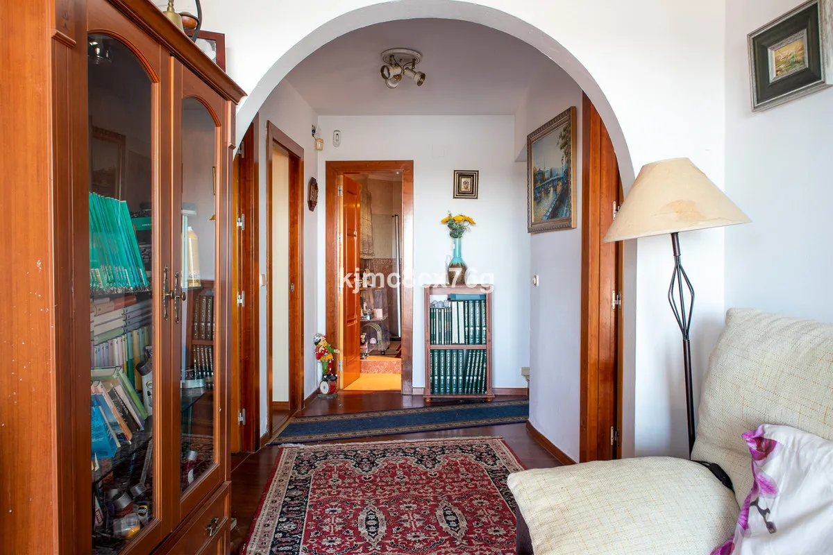 6cea8a98-2e86-4273-a350-b4a8ed4080ea