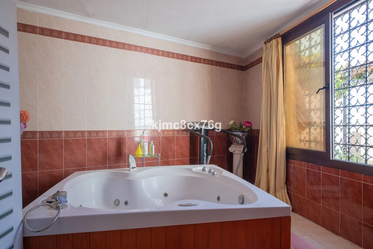 7d32326d-04c8-439b-bb20-068a48bd74b1