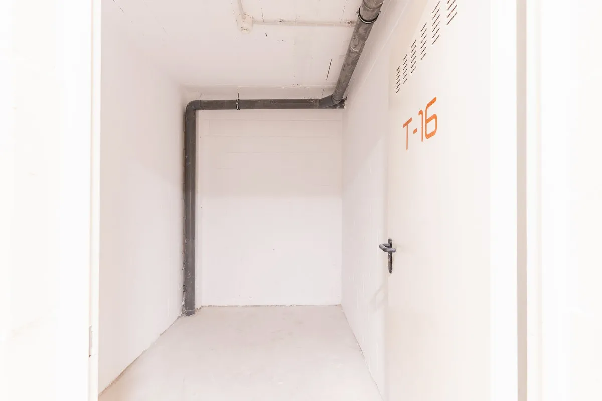 6a491e7f-9304-4e72-8ce2-33a326f27111