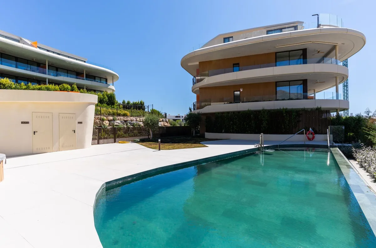 d53499b2-00ae-45f3-8659-45dc765688ef