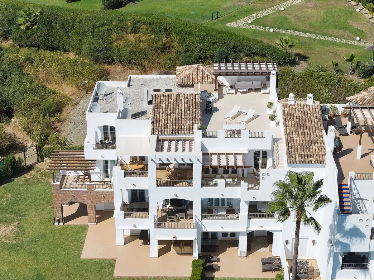 425dff78-260e-46d2-a5a6-543187a6804b